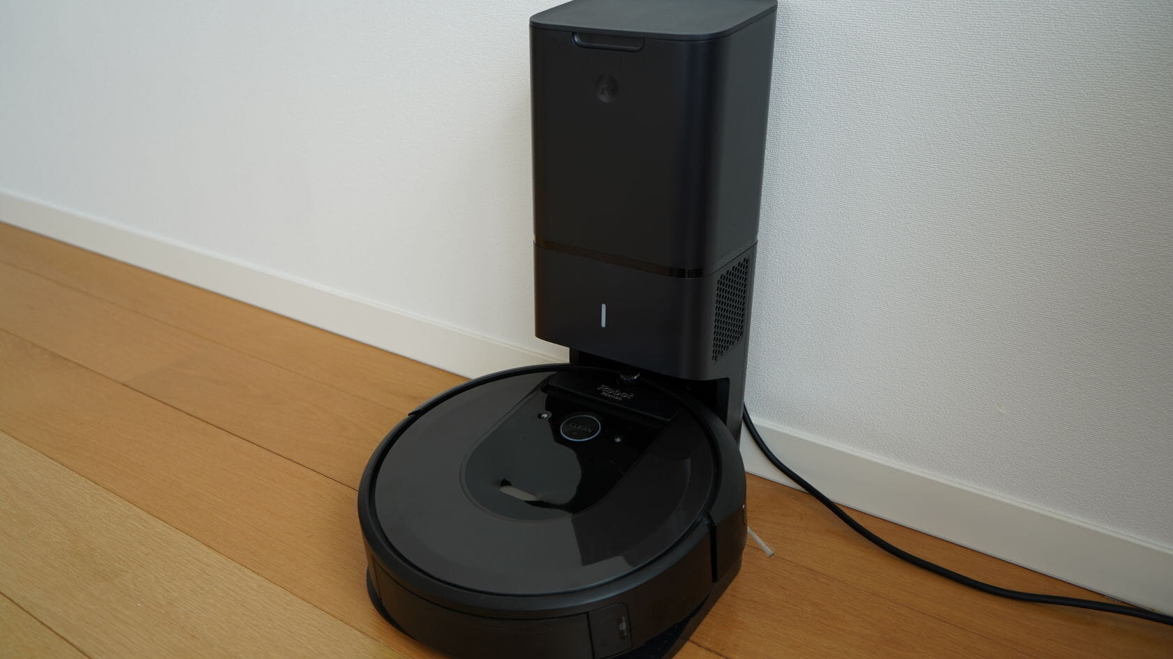 iRobot Roomba i7+ - クリーンベース